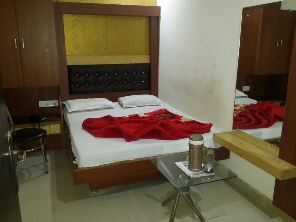Hotel Shivam International - A Well Hygiene Property All Staff Vaccinated " New Delhi Bilik gambar
