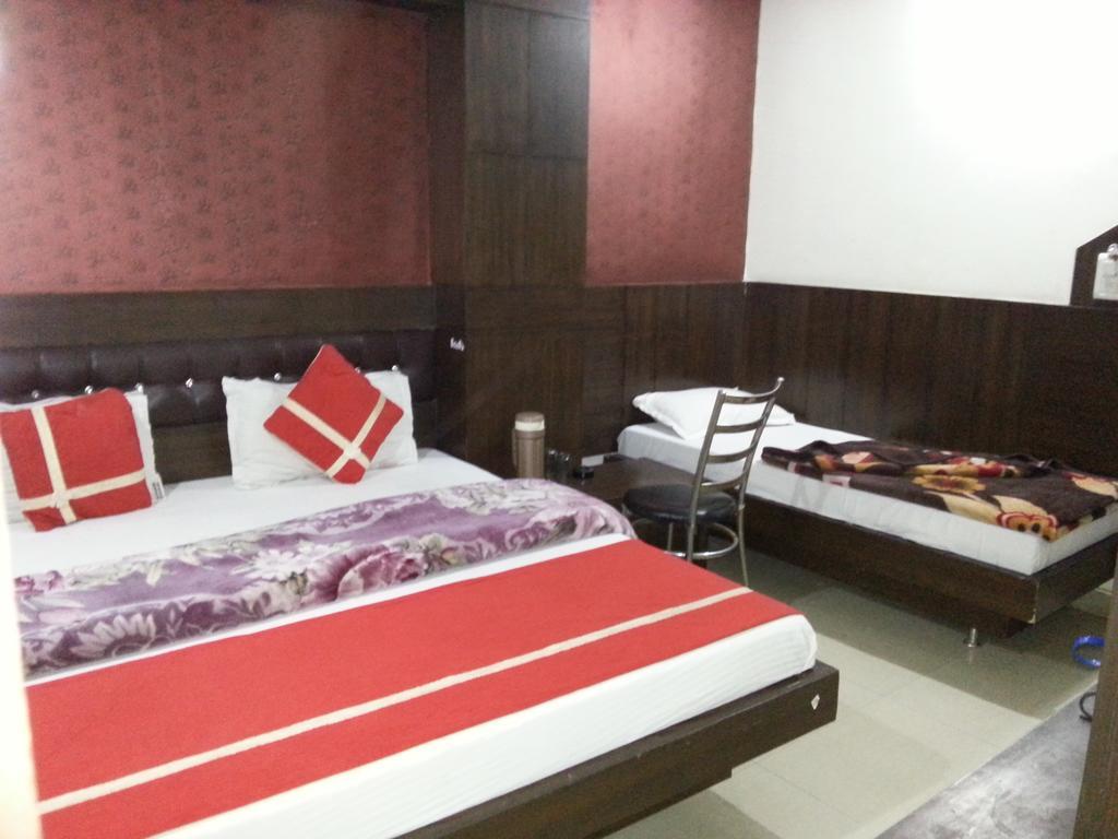 Hotel Shivam International - A Well Hygiene Property All Staff Vaccinated " New Delhi Bilik gambar