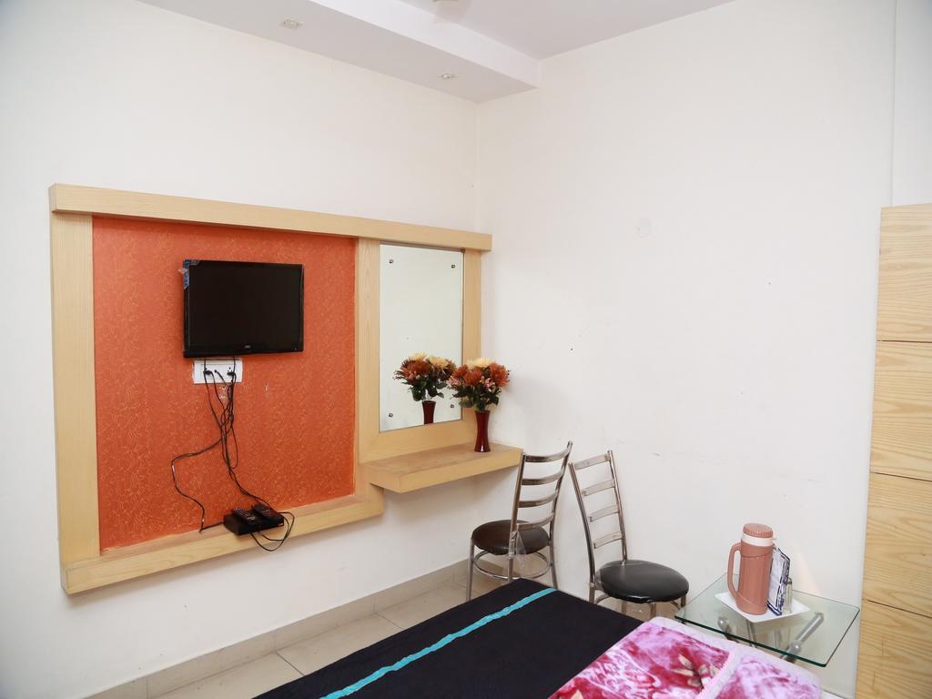 Hotel Shivam International - A Well Hygiene Property All Staff Vaccinated " New Delhi Bilik gambar